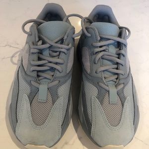 Yeezy 700. Worn once. Size 6 (7.5 women)